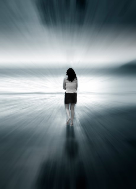 Figura umana nella nebbia